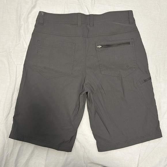 Men’s Active Shorts - Picture 3 of 3